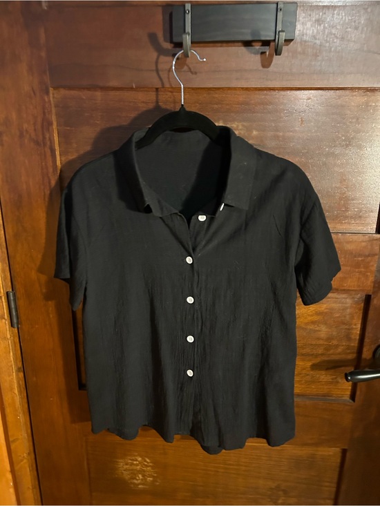 Tops - Black Short-Sleeve Button Front Shirt - Crinkle Gauze